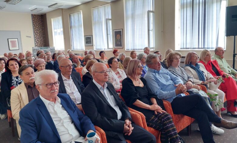 Zlatna godišnjica mature vranjskih gimnazijalaca 1 1000039093