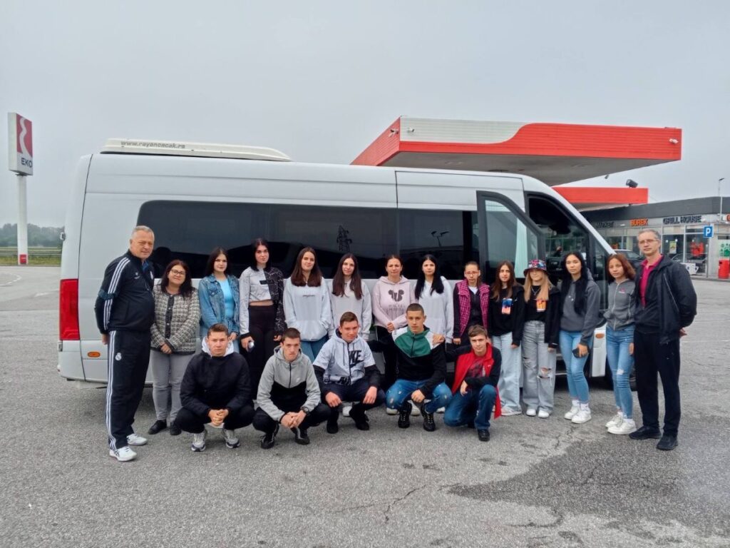 Poljoprivrednici i učenici iz Vranja posetili 92. Međunarodni poljoprivredni sajam u Novom Sadu 2 13885 db5qR9CbTfyN 1200