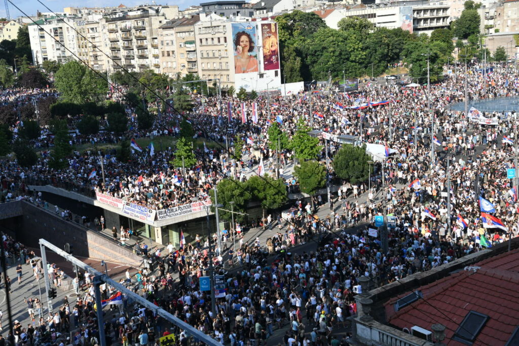Studenti i građani dolaze na Slaviju, počinje protest " Vidimo se na Vidovdan" 2 1