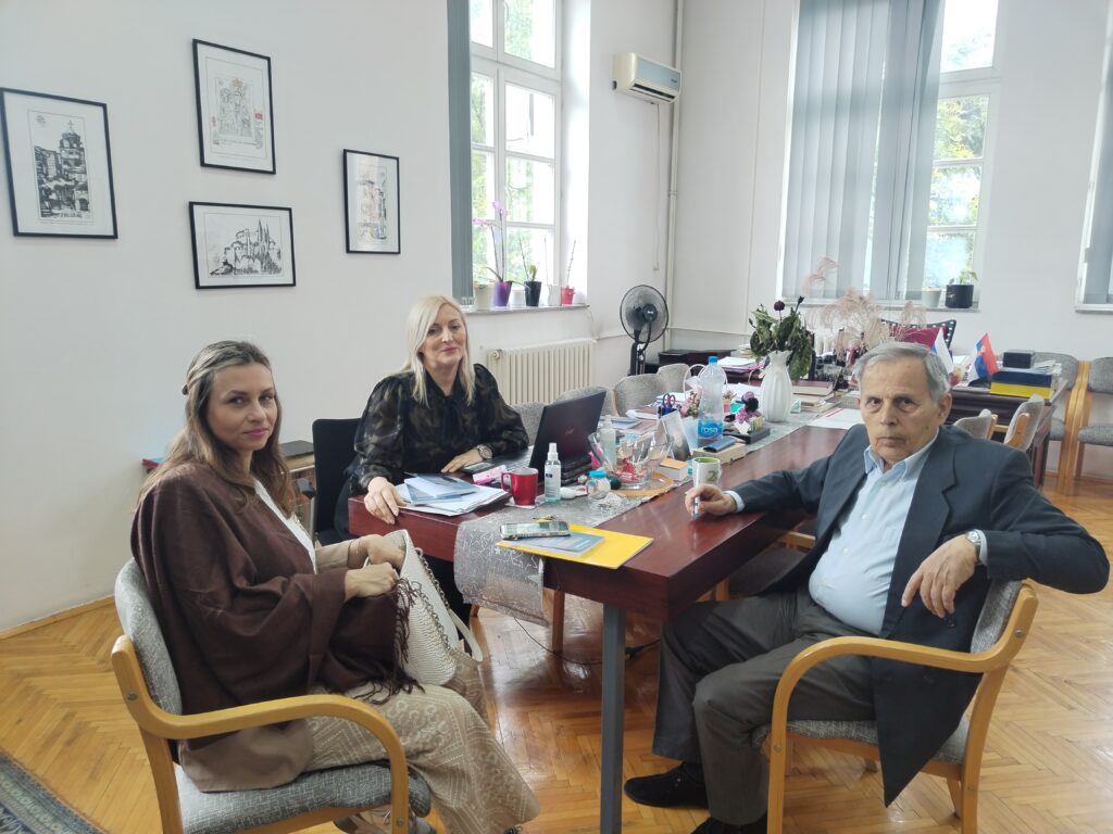 Promocija romana "Suvišni ljudi" Živorada Simića u Vranjskoj gimnaziji 4 1000039897