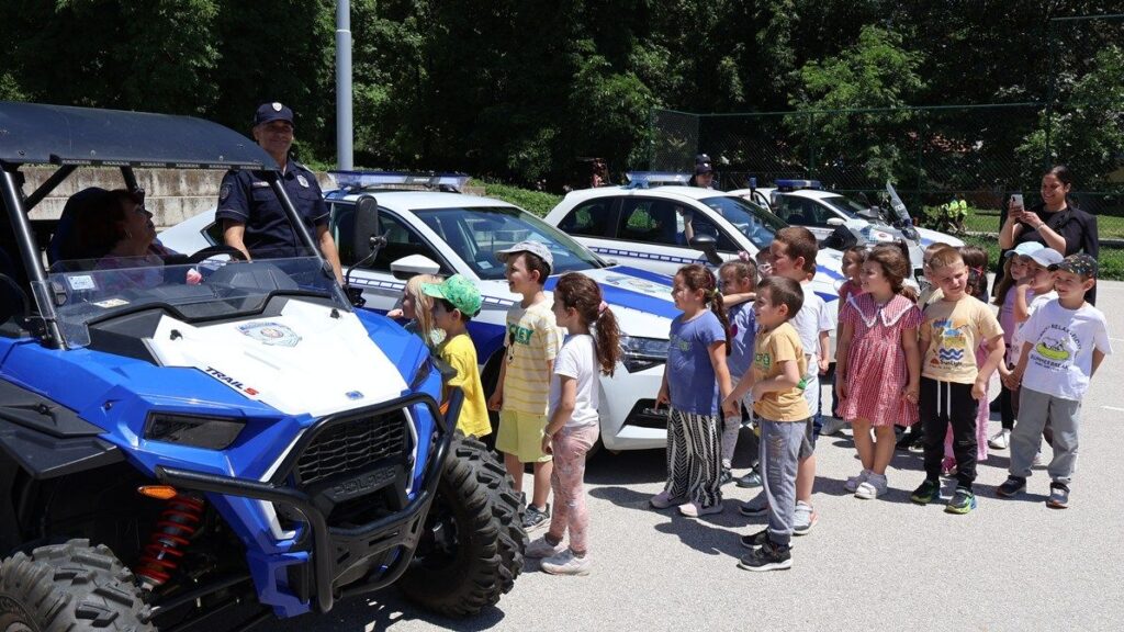 Otvoren dečji festival ,,Vreme radosti“ 10 13914 mzlNzRLfA4Ly 1200