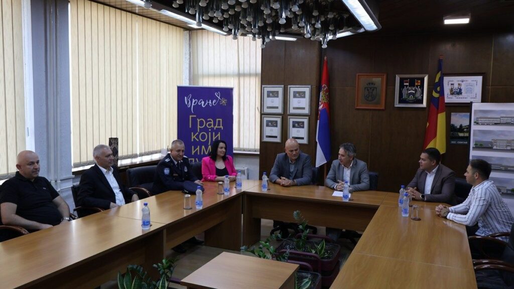 Priređen prijem za najbolje pripadnike Policijske uprave u Vranju u 2024. godini 2 13923 4fXGodlfVFZk 1200