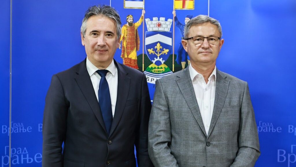 Ministar poljoprivrede, šumarstva i vodoprivrede prof. dr Dragan Glamočić boravio danas u Vranju 2 13929 tvjg9C69z0nA 1200