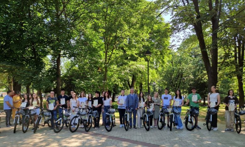 Dodeljene nagrade đacima generacije 1 13966 GQtZmiuttJ2P 1200