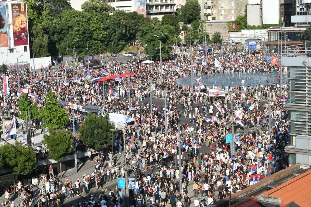 Studenti i građani dolaze na Slaviju, počinje protest " Vidimo se na Vidovdan" 3 2