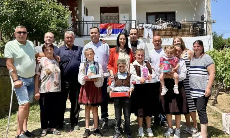 Ministarka za brigu o porodici i demografiju obišla višečlanu porodicu u selu Spančevac 1 main webp auto generated jelena bujanovac140625