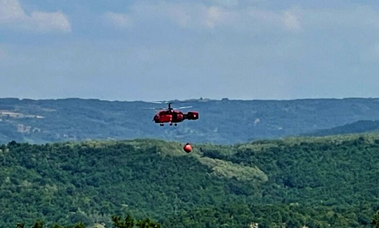 Helikopteri krenuli sa gašenjem požara iznad Mečkovca 1 14024 dzuA1EIo7bg7 1200