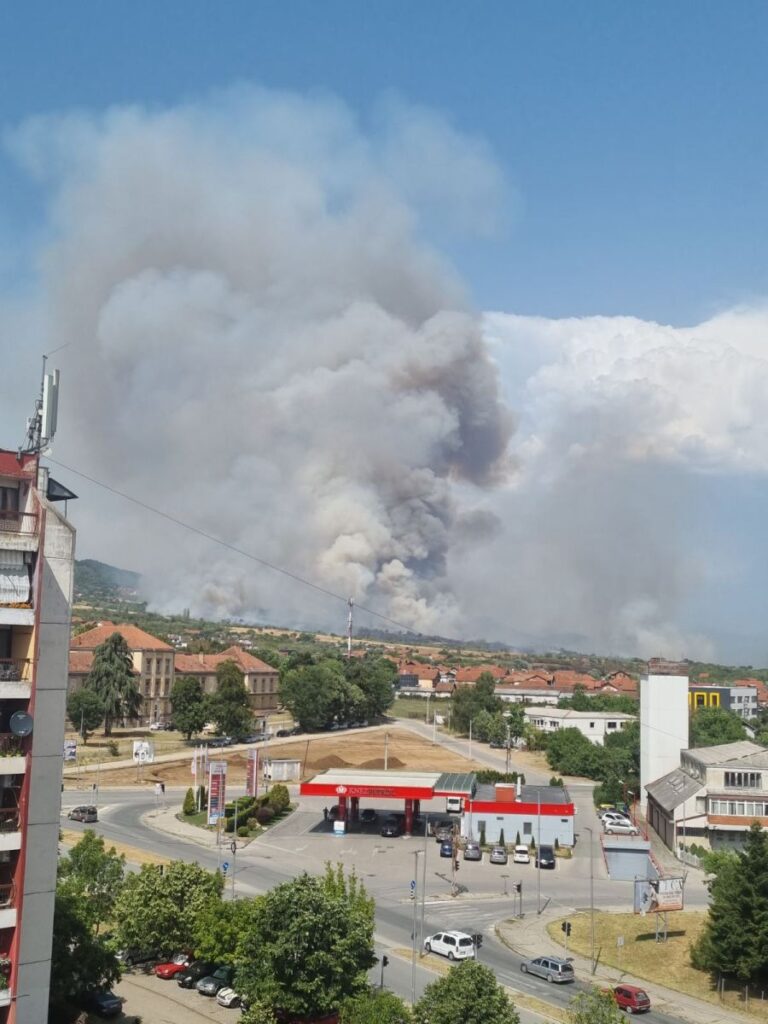 Požar u blizini deponije "Meteris", ugrožene kuće u Mečkovcu i Balinovcu 2 14025 O41Id4KaJqUa 1200