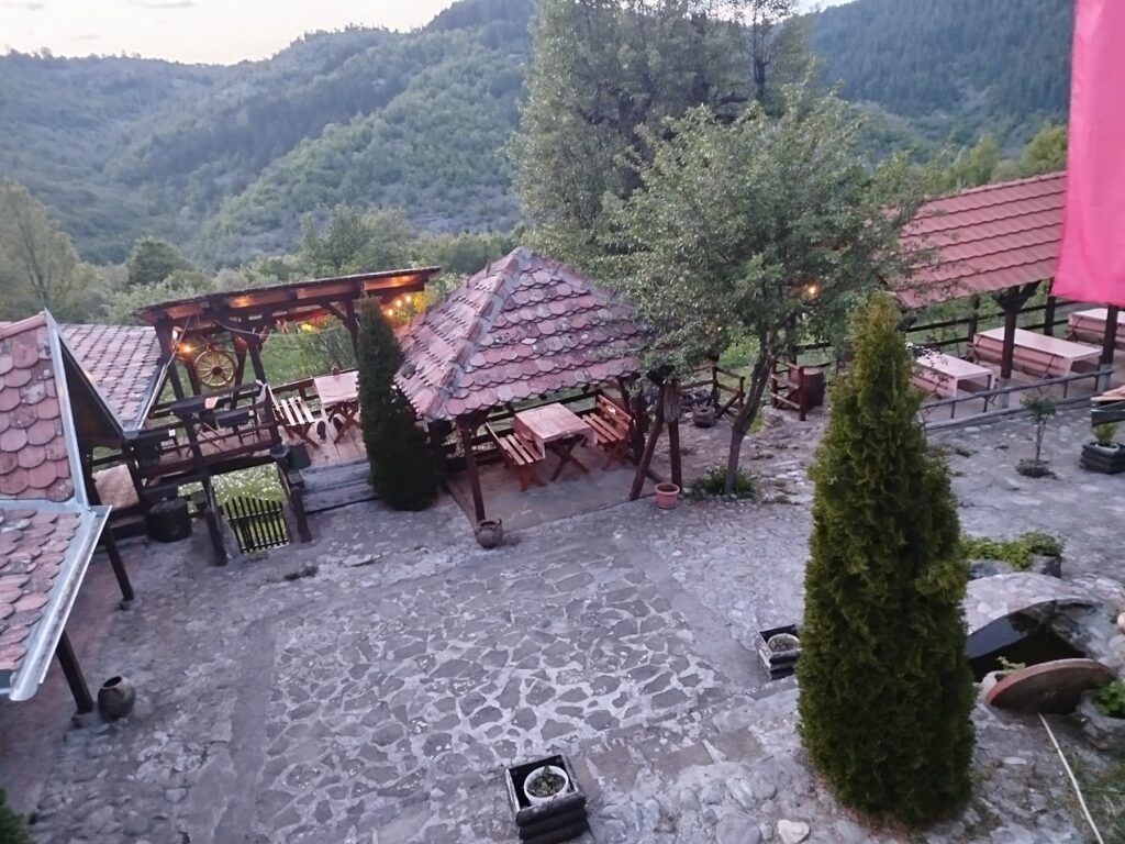 Etno selo u Trgovištu ne zaslužuje katanac 3 t1 panorama etno sela