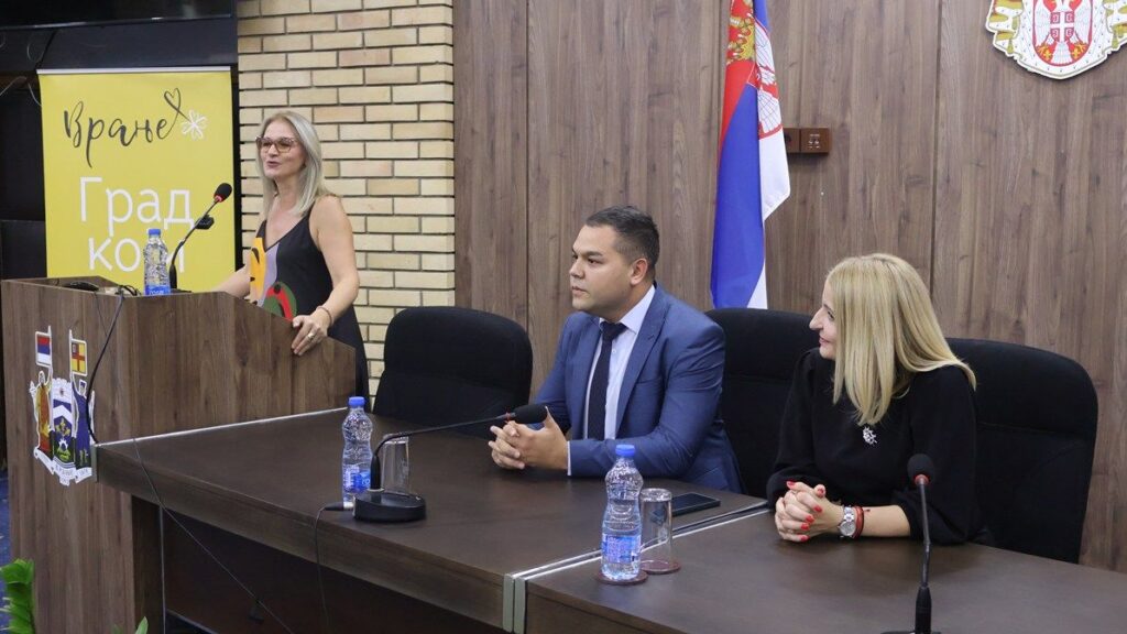 Dani Vranja: Priređen prijem za folklorne ansamble 5 14059 nBk8G55OTfDN 1200