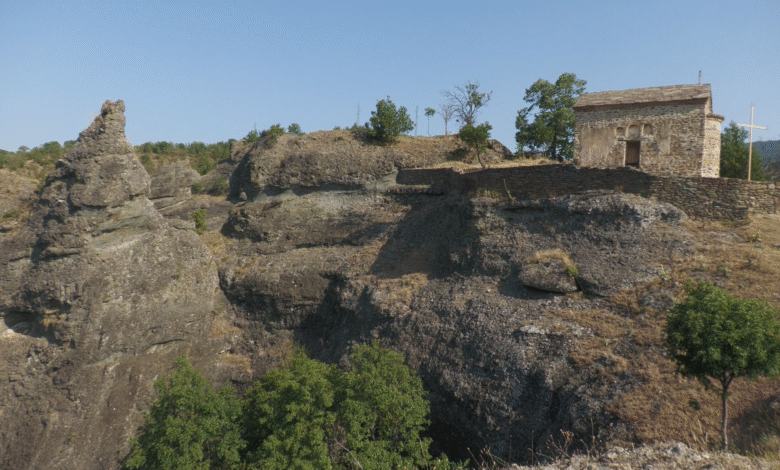 Vražji kamen kod Trgovišta, legende i turistički potencijal 1 00240.MTS snapshot 00.00.444