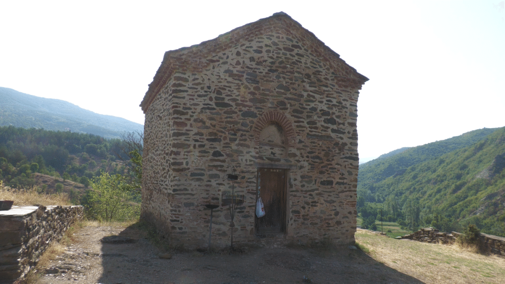 Vražji kamen kod Trgovišta, legende i turistički potencijal 3 00249.MTS snapshot 00.01.197
