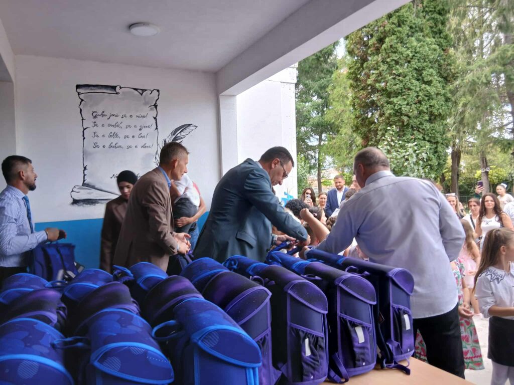 Besplatne đačke torbe i školski pribor za prvake u Bujanovcu i Preševu 6 12453aa6 a0ff 4b17 9927 f744caf88295