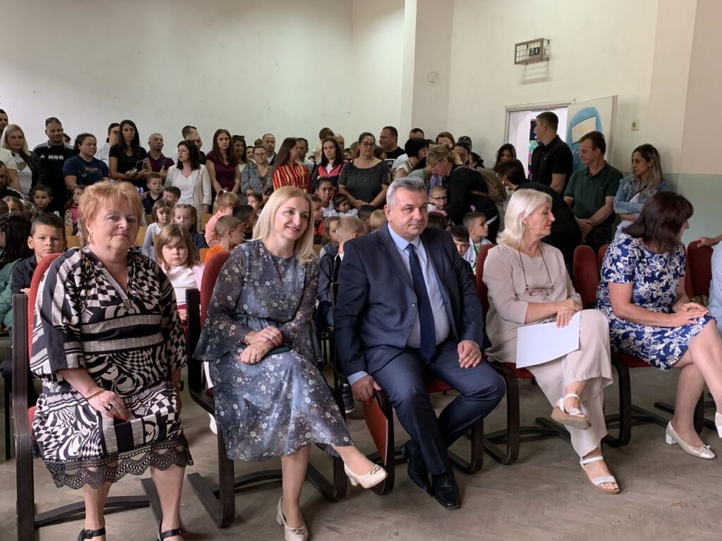 Počela nova školska godina 5 14062 sPAIp4b7AEPj 1200