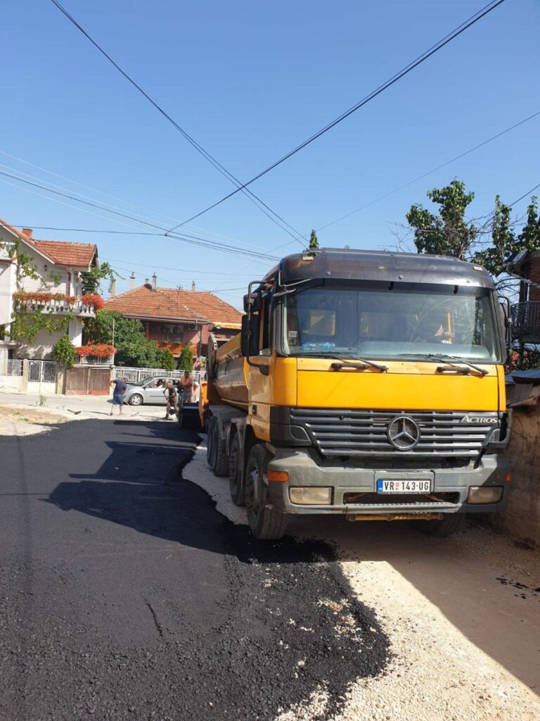Asfaltirana Toplička ulica u Vranju 4 14066 POuvkLE2vTx5 1200