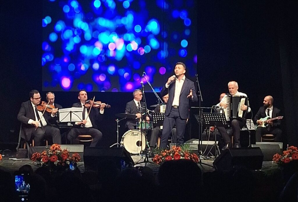 Održano prvo veče festivala ,,Vranjska gradska pesma“ 7 14120 9uaodCqwxW40 1200