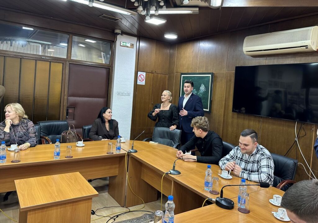 Priređen prijem za Soliste Državnog akademskog ruskog narodnog ansambla ,,Rusija: Ljudmila Zikina“ 4 14150 3mhNNOM6GhLx 1200