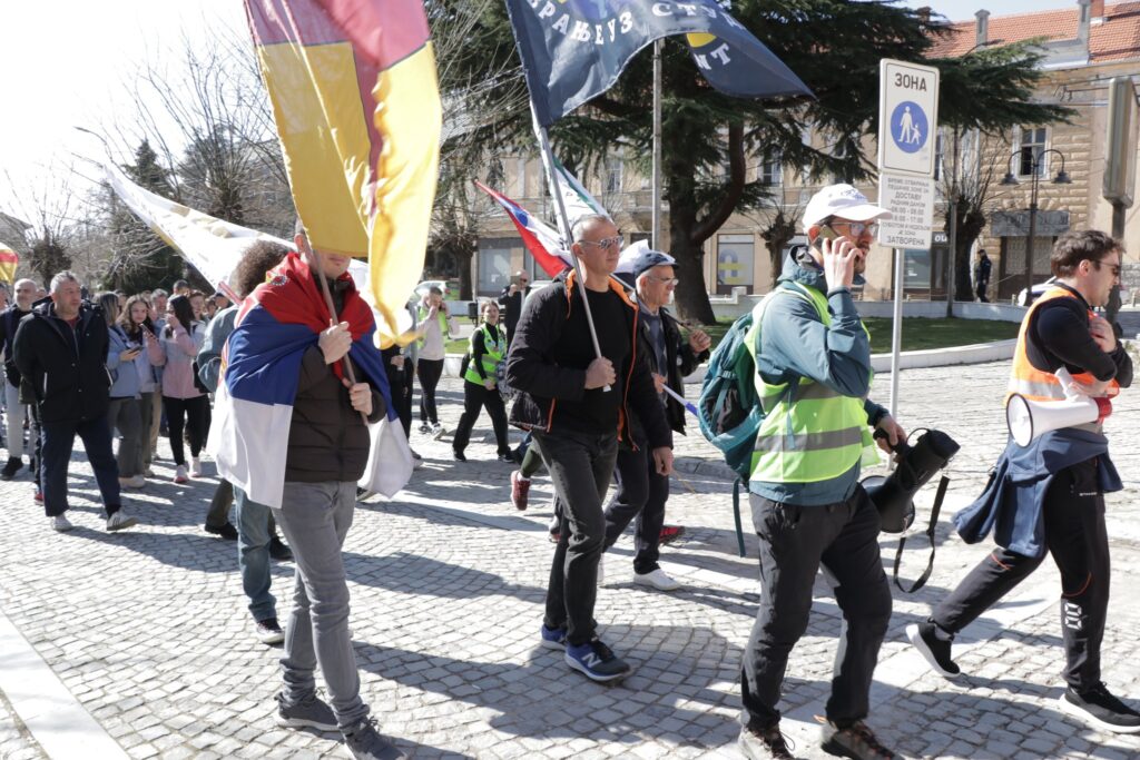 Studenti i građani iz Vranja krenuli u „Pčinjski marš“ do Bujanovca, s njima i glumac Gagi Jovanović 6 642339625 1489584183169388 2525448270189361402 n