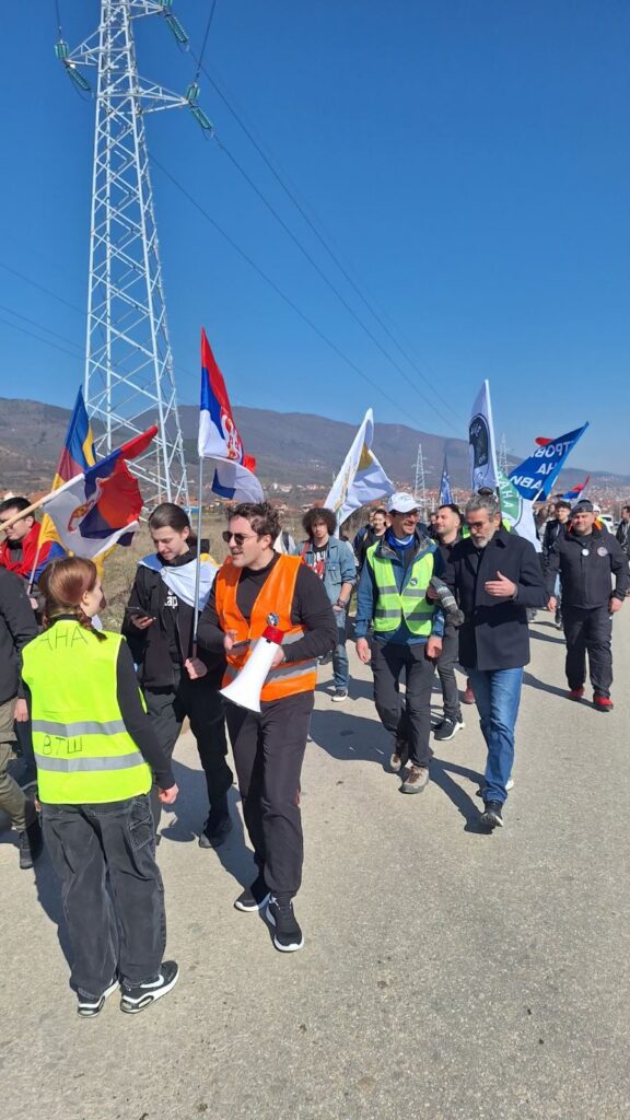 Studenti i građani iz Vranja krenuli u „Pčinjski marš“ do Bujanovca, s njima i glumac Gagi Jovanović 2 643765732 1489581709836302 7314295330494037572 n