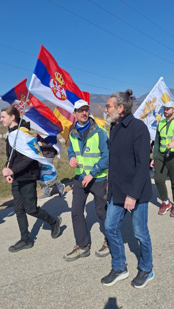 Studenti i građani iz Vranja krenuli u „Pčinjski marš“ do Bujanovca, s njima i glumac Gagi Jovanović 4 645480655 1489581729836300 6115871652124308041 n