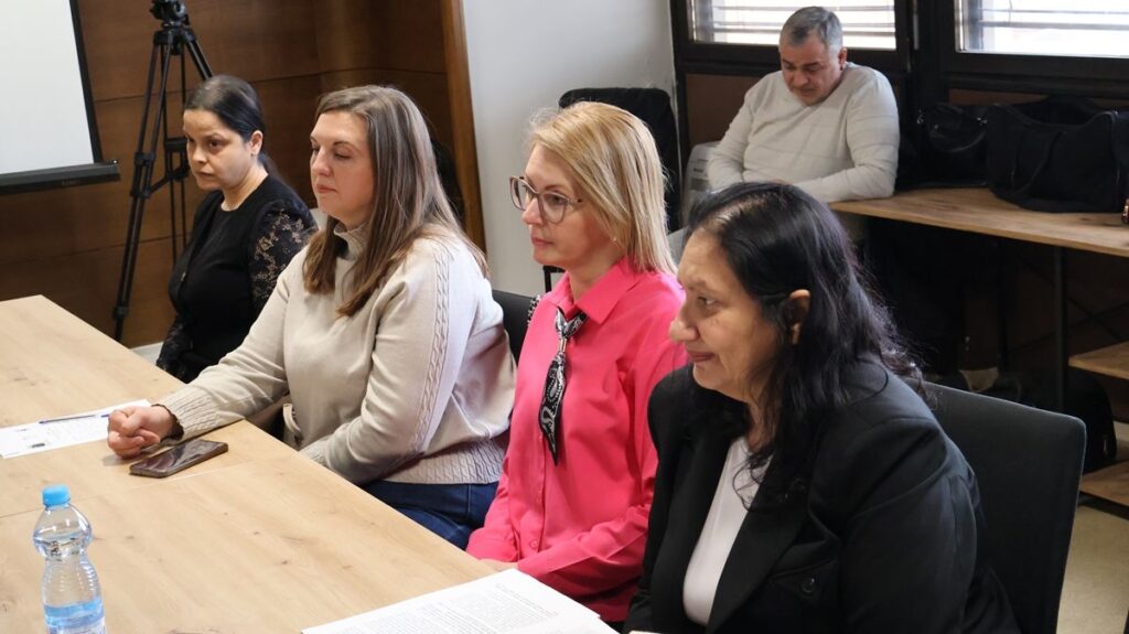 14431 Ob5HtaY2wTrE 1200