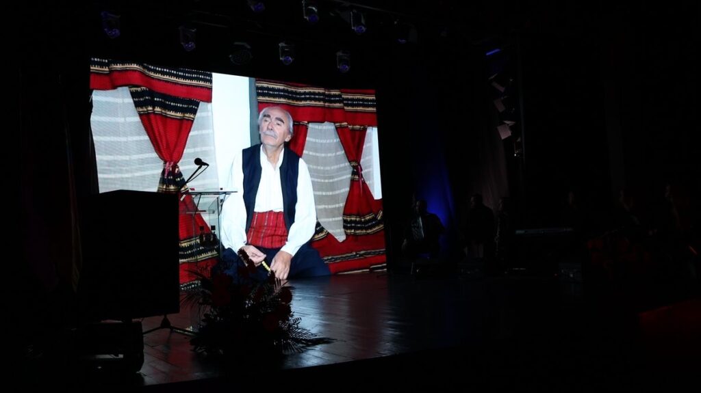 14437 OmAn0ynvZxwo 1200