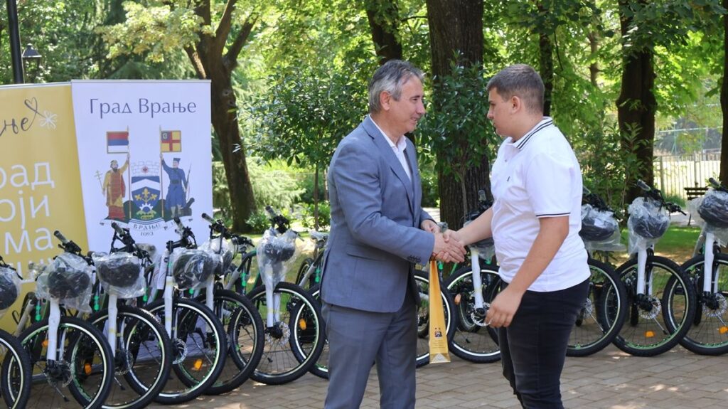 14591 76wLw8Y1iEvD 1200